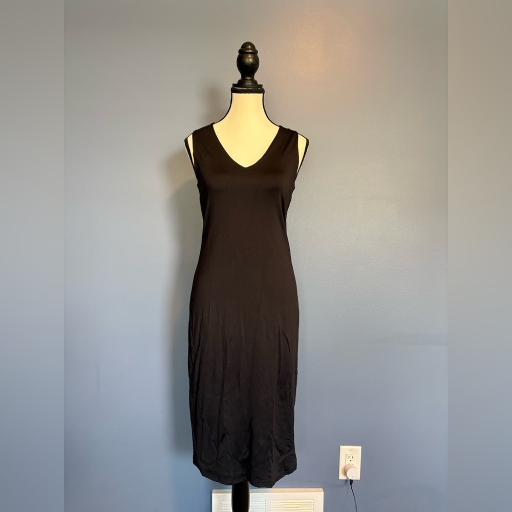 R&W Black Midi Dress NWT Size Medium | Sleek Stretch Back Slit